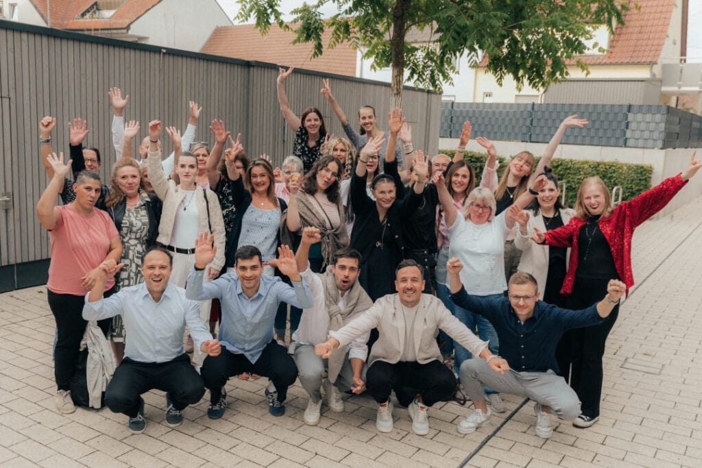 betreuungsdienst stuttgart teambild alltagshelden 24 - Betreuungsdienst Stuttgart - ALLTAGSHELDEN 24